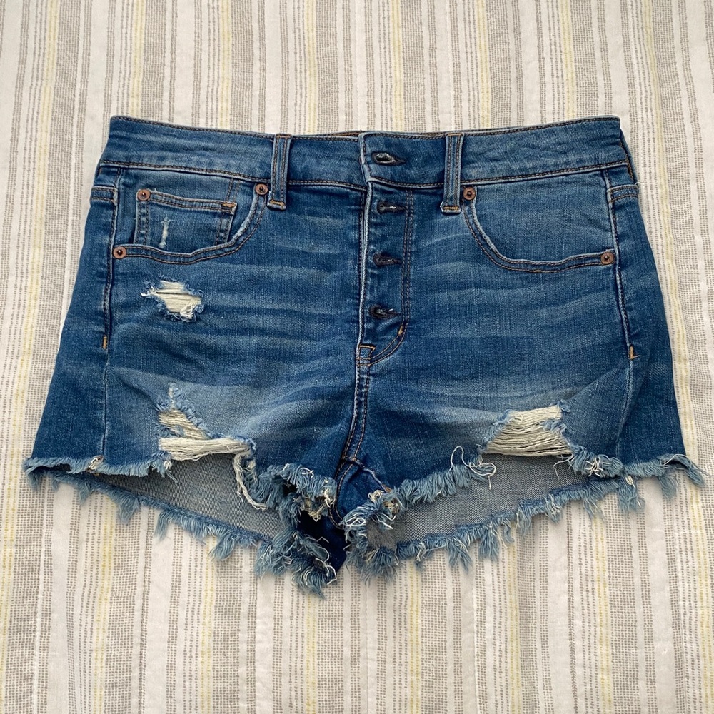 Women’s American Eagle Super Stretch Jean Shorts size 6.